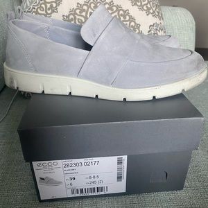 ECCO Bella slip ons